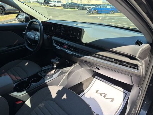 Used 2025 Kia K4 EX image 13