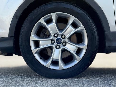 Used 2015 Ford Escape Titanium w/ Equipment Group 301A AWD/4WD image 30