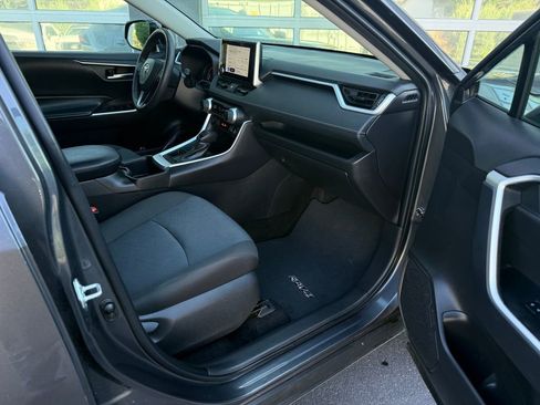 Used 2024 Toyota RAV4 XLE AWD/4WD image 45