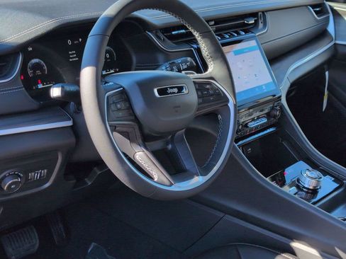 New 2025 Jeep Grand Cherokee L Limited image 10