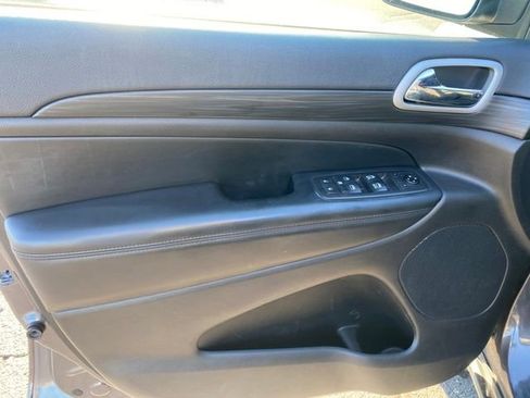 Used 2021 Jeep Grand Cherokee Laredo w/ Security & Convenience Group image 16