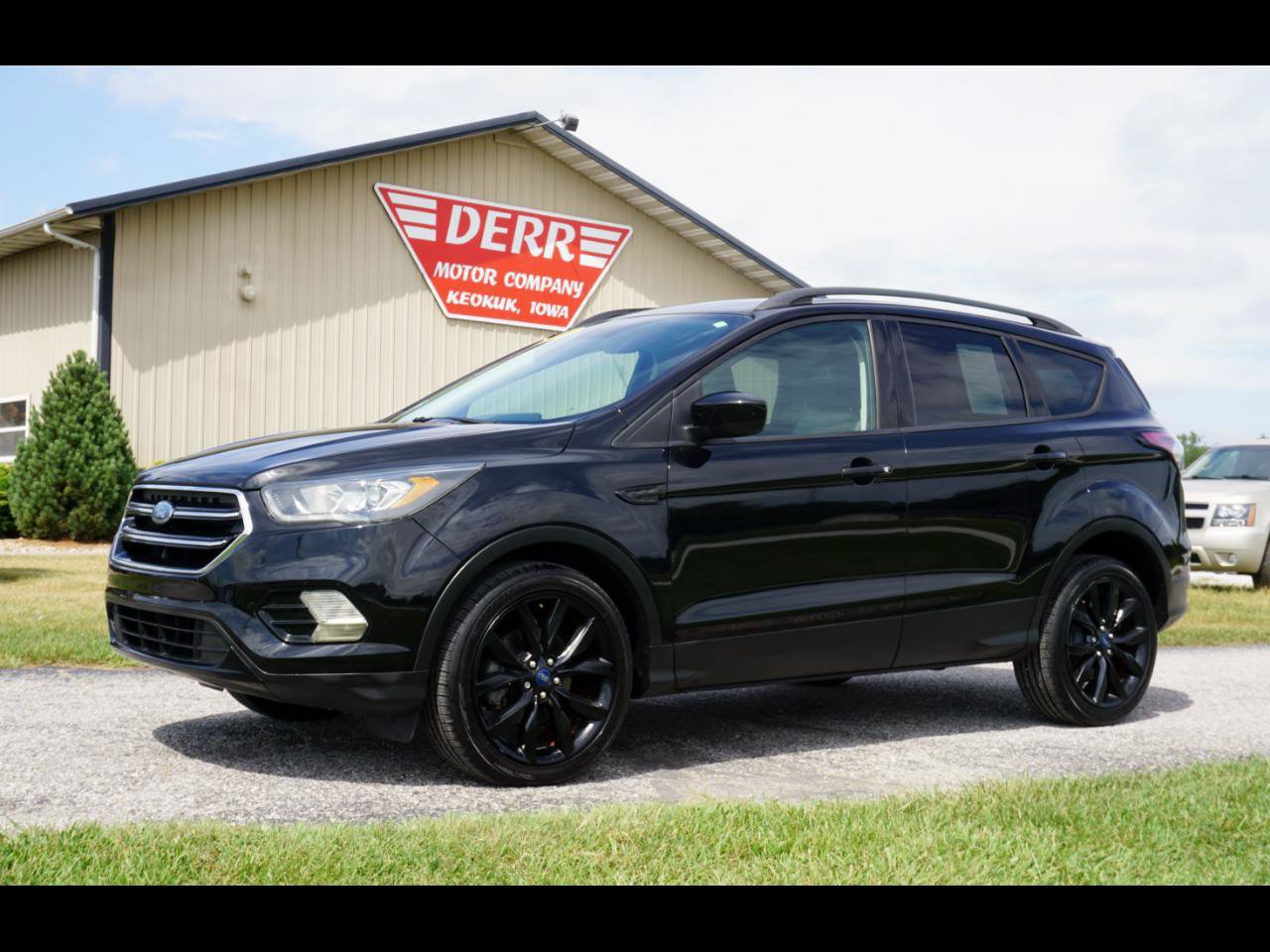 Used 2018 Ford Escape SE w/ SE Sport Appearance Package FWD image 1