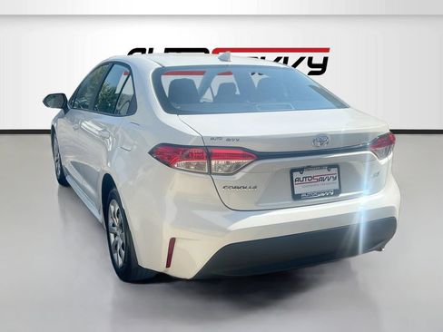Used 2026 Toyota Corolla LE FWD image 5
