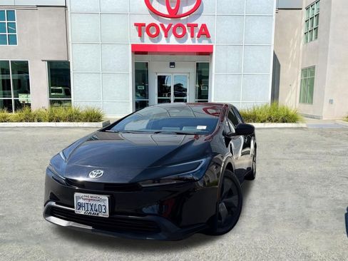 Used 2023 Toyota Prius LE image 4