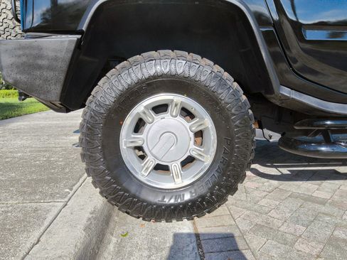 Used 2003 HUMMER H2 w/ Preferred Equipment Group AWD/4WD image 41