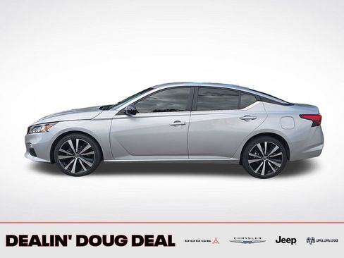 Used 2021 Nissan Altima 2.5 SR AWD/4WD image 2