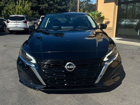 Used 2023 Nissan Altima 2.5 SL FWD image 2
