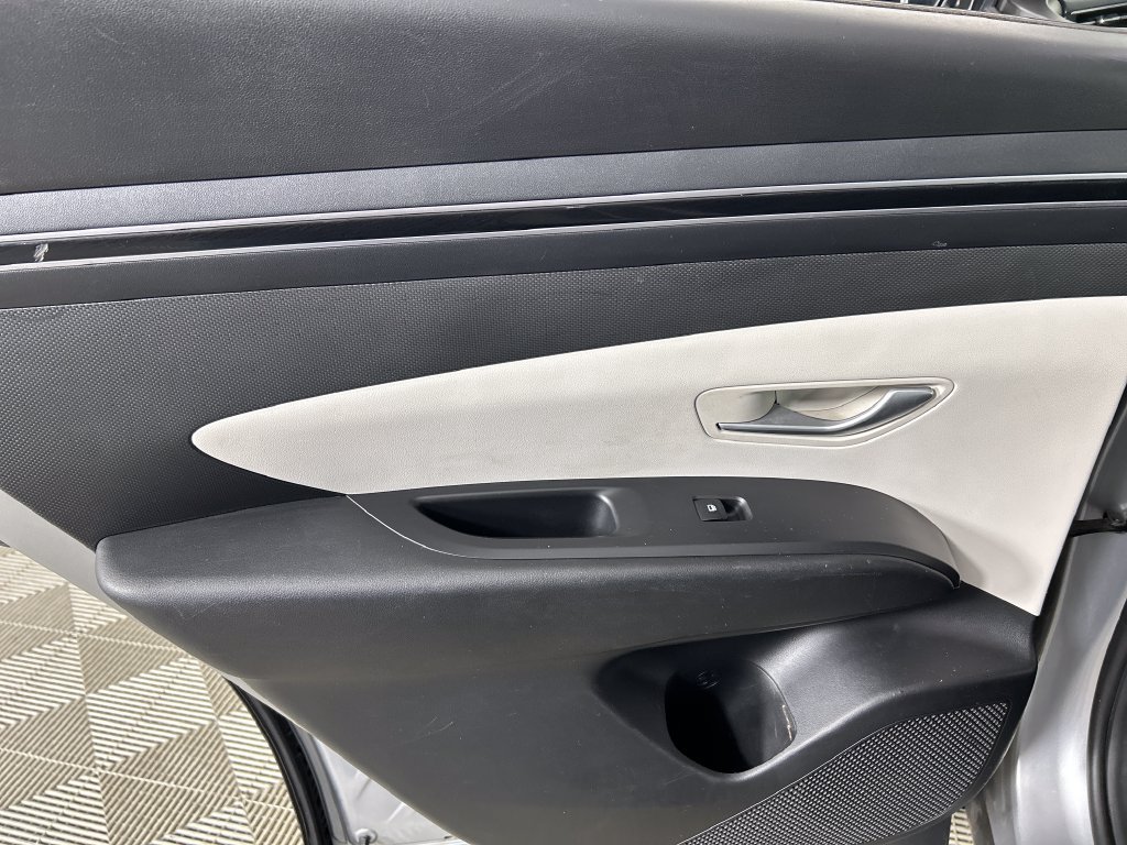 Used 2023 Hyundai Tucson SEL FWD image 16