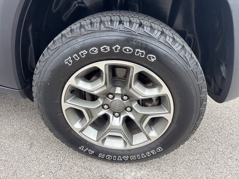 Used 2022 Jeep Cherokee Trailhawk w/ Premium Leather Package image 4