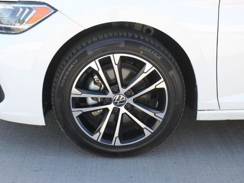 Used 2024 Volkswagen Jetta Sport FWD image 37