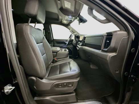 Used 2025 GMC Sierra 1500 SLT AWD/4WD image 32
