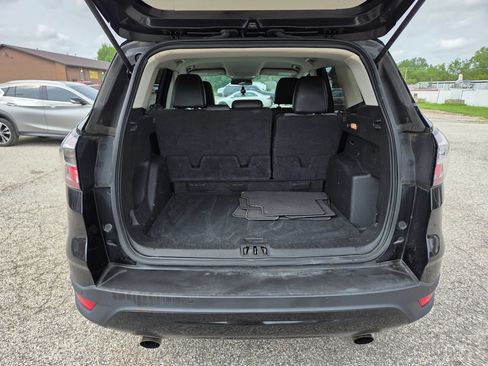 Used 2017 Ford Escape SE w/ Equipment Group 201A FWD image 16
