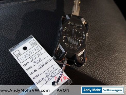 Used 2014 Jeep Wrangler Unlimited Sahara image 32