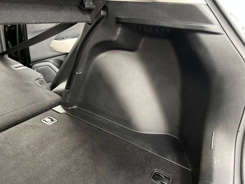 Used 2025 Hyundai Venue SEL FWD image 39