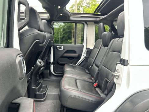 Used 2025 Jeep Wrangler Unlimited Rubicon w/ Safety Group AWD/4WD image 15