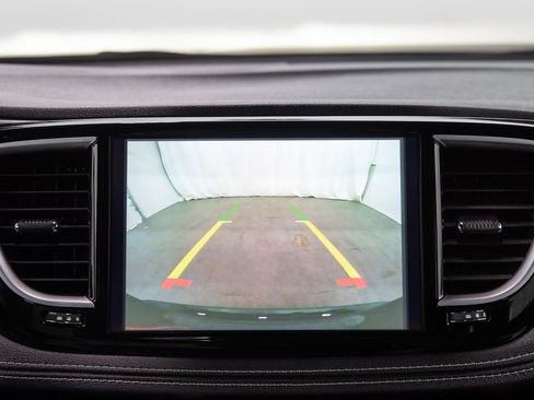 Used 2026 Chrysler Pacifica Limited w/ S Appearance Package FWD image 31