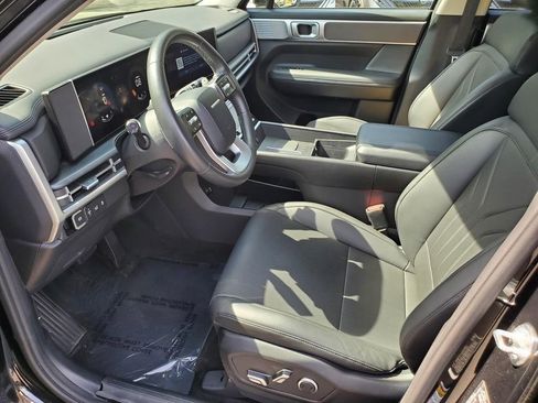 Used 2025 Hyundai Santa Fe SEL FWD image 16