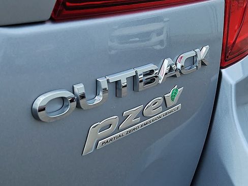 Used 2016 Subaru Outback 2.5i Limited AWD/4WD image 33