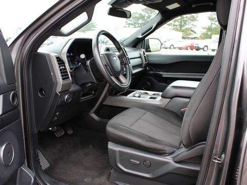 Used 2020 Ford Expedition XLT RWD image 14