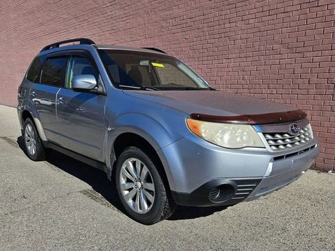 Used 2012 Subaru Forester 2.5X Premium AWD/4WD image 3