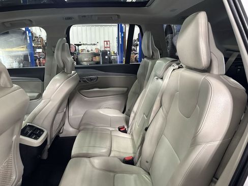 Used 2021 Volvo XC90 T5 Momentum w/ Climate Package FWD image 24