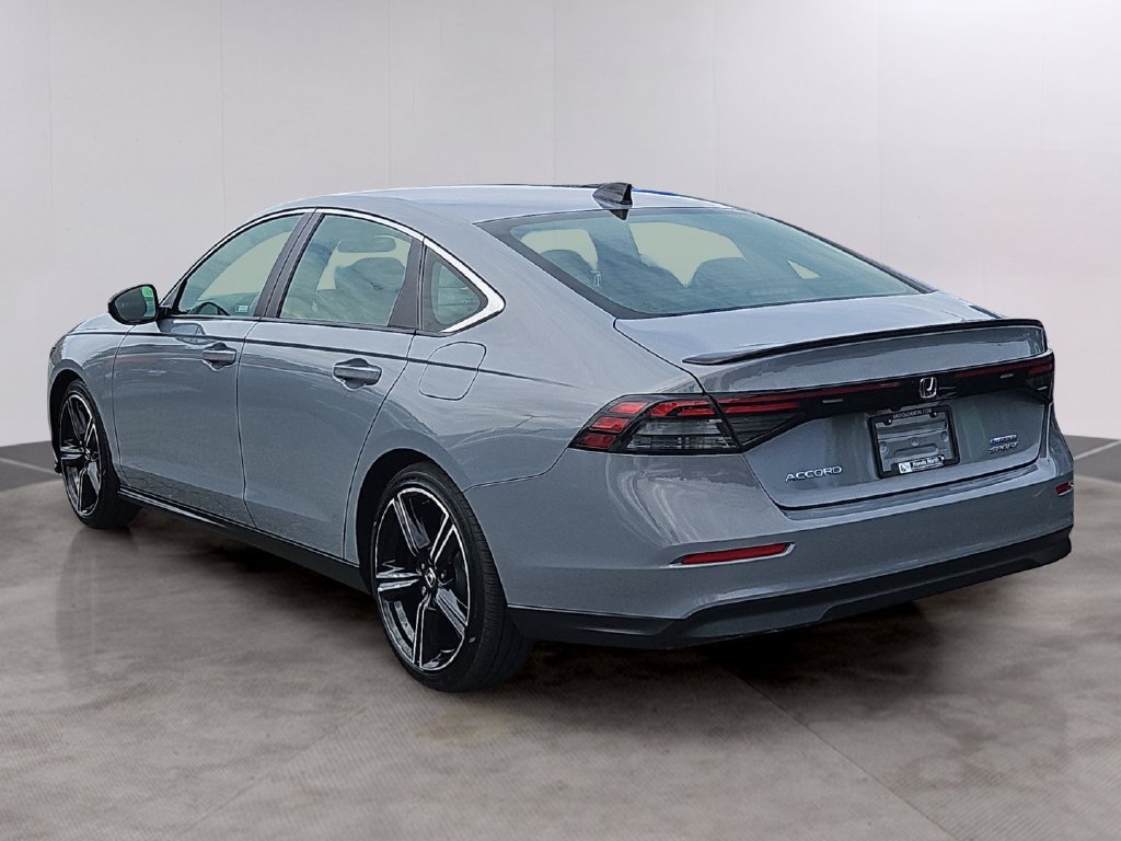 Used 2025 Honda Accord Sport image 6