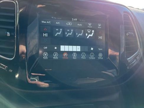 Used 2020 Jeep Compass Latitude image 41