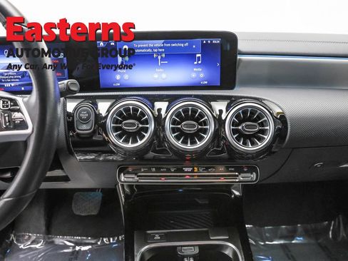 Used 2025 Mercedes-Benz CLA 250 image 12