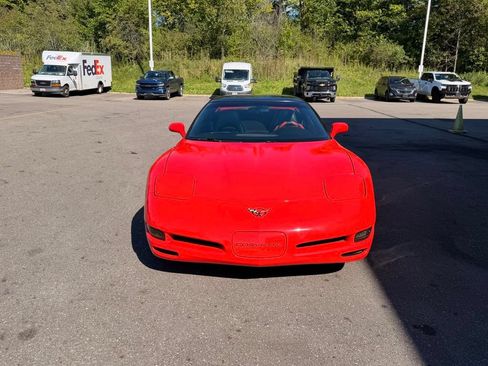Used 1997 Chevrolet Corvette Coupe w/ Memory Pkg RWD image 4