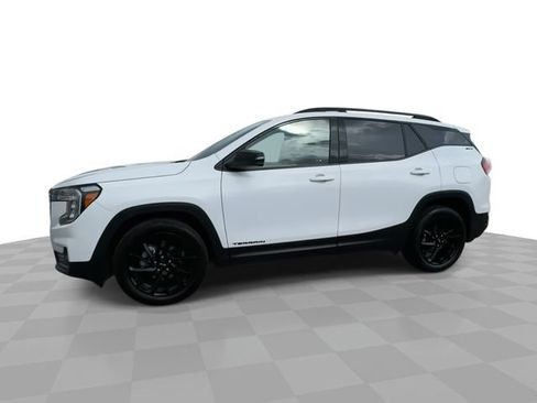 Used 2023 GMC Terrain SLT w/ Elevation Edition FWD image 4