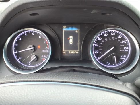 Used 2019 Toyota Camry L image 16