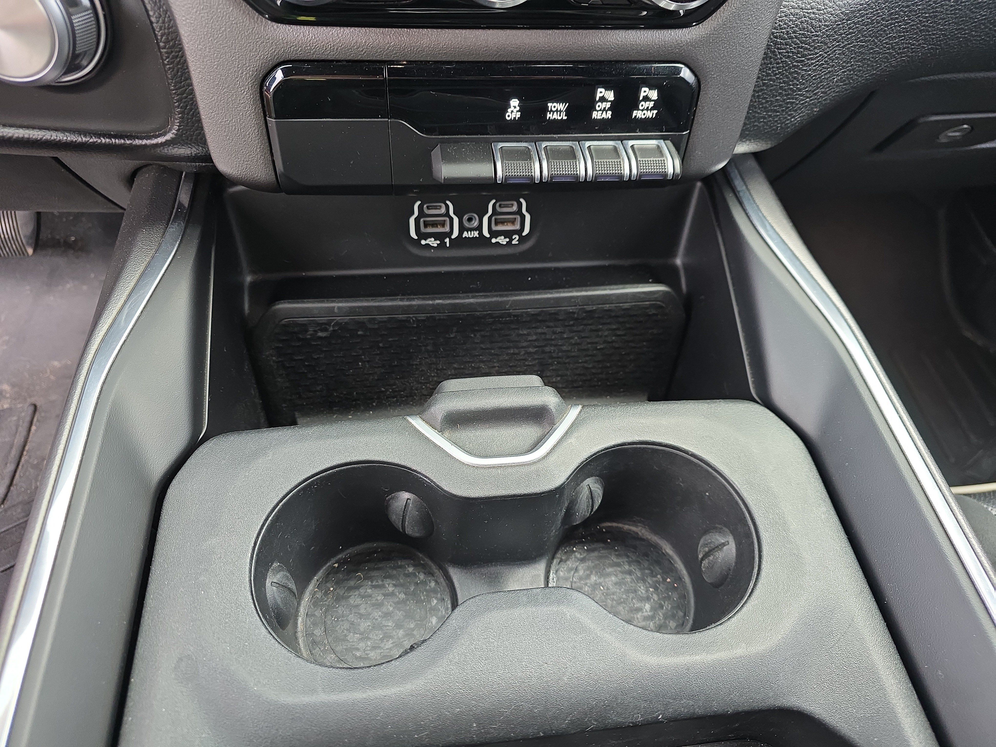 Used 2020 RAM 1500 Laramie w/ Sport Appearance Package AWD/4WD image 15