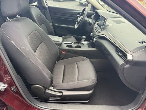 Used 2025 Nissan Altima 2.5 SV FWD image 20