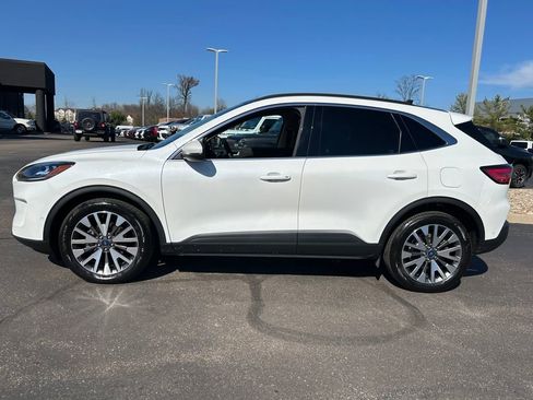 Used 2020 Ford Escape Titanium w/ Titanium Premium Package 2.0 image 3