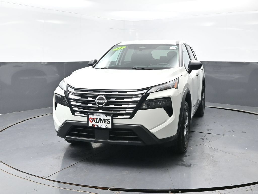 Used 2024 Nissan Rogue S FWD image 7