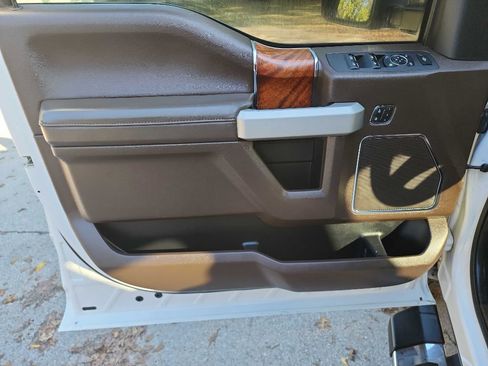 Used 2019 Ford F250 King Ranch w/ Chrome Package image 16