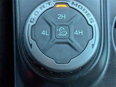 Used 2022 Ford Bronco Outer Banks image 24