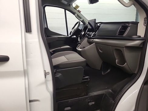 Used 2025 Ford Transit 350 XLT image 11