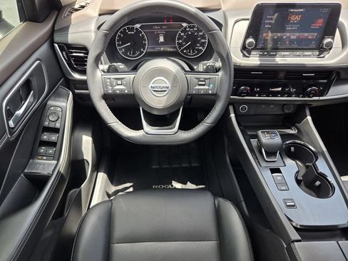 Used 2021 Nissan Rogue SV w/ Premium Package FWD image 13
