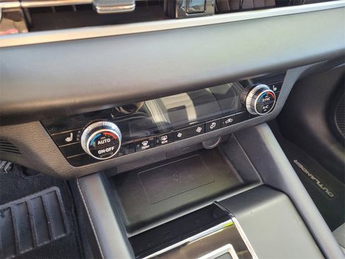 Used 2024 Mitsubishi Outlander SE image 17