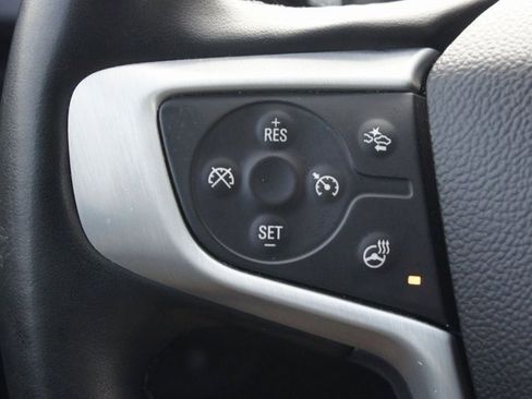 Used 2023 GMC Terrain SLT image 9