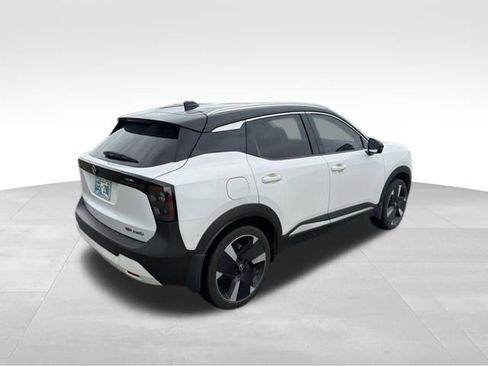 Used 2025 Nissan Kicks SR AWD/4WD image 3