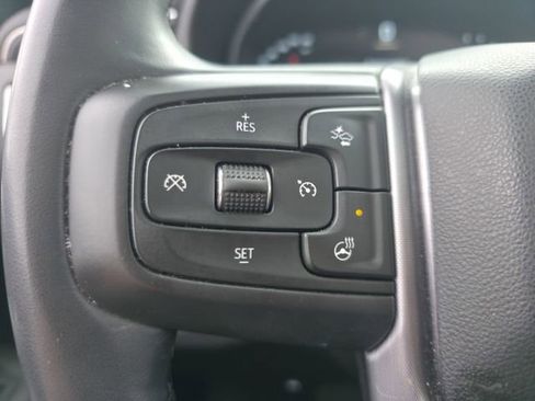 Used 2024 GMC Yukon XL SLT w/ SLT Luxury Package image 17