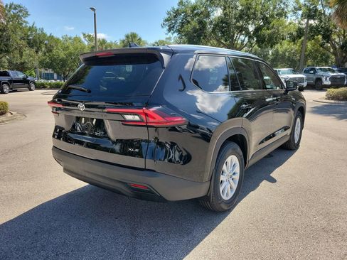 New 2026 Toyota Grand Highlander XLE FWD image 3