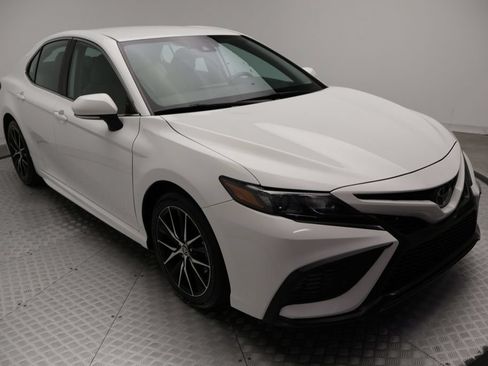 Certified 2023 Toyota Camry SE FWD image 6
