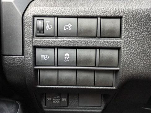 Used 2025 Toyota Tacoma SR AWD/4WD image 24