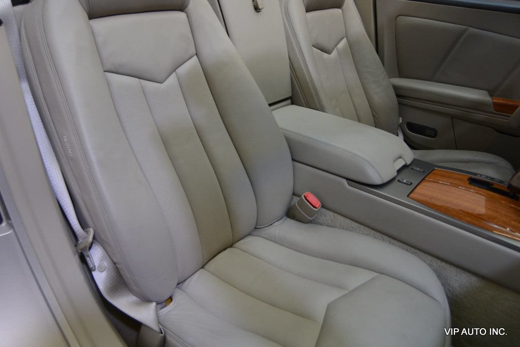 Used 2006 Cadillac XLR RWD image 36