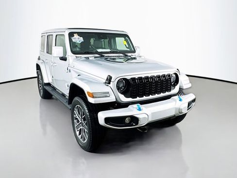 Used 2024 Jeep Wrangler High Altitude AWD/4WD image 3