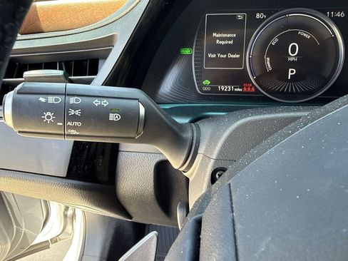 Used 2024 Lexus ES 300h w/ Premium Package image 28