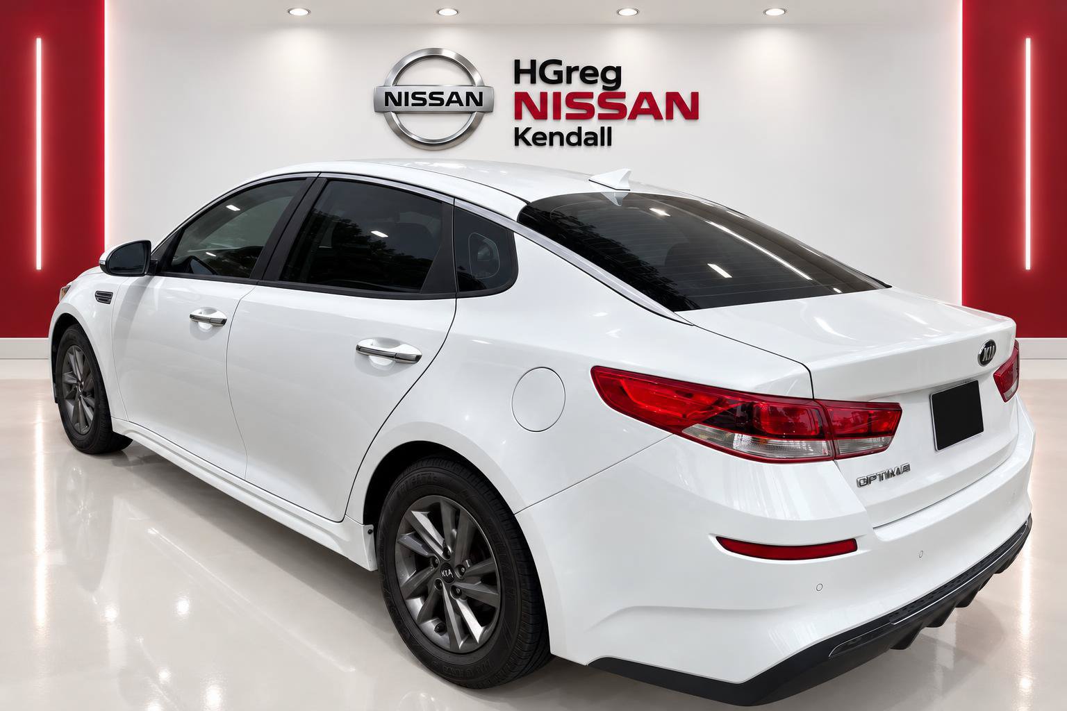 Used 2020 Kia Optima LX FWD image 2